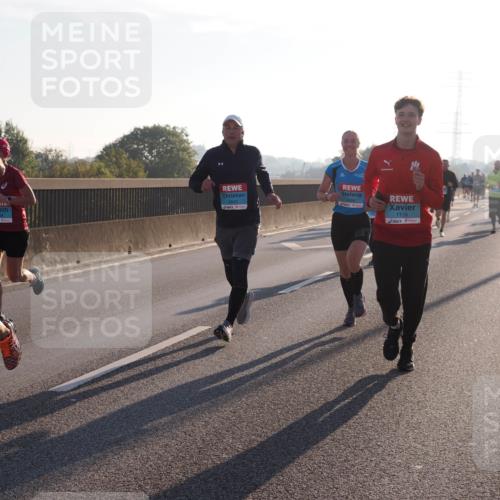 03.10.2025 - Köhlbrandbrückenlauf Fabian Wolf http://msf.ph/oto/8997648 03.10.2025 09:15:05 Position 3 1215, 2843, 3458, 1118 meine-sportfotos.de