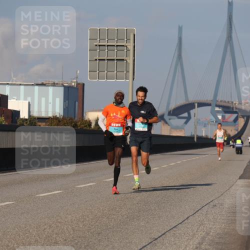 03.10.2025 - Köhlbrandbrückenlauf Luisa Fischer http://msf.ph/oto/8997674 03.10.2025 10:36:18 Position 3 3760, 3714 meine-sportfotos.de