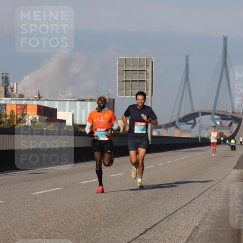 03.10.2025 - Köhlbrandbrückenlauf Luisa Fischer http://msf.ph/oto/8997686 03.10.2025 10:36:20 Position 3 3714 meine-sportfotos.de