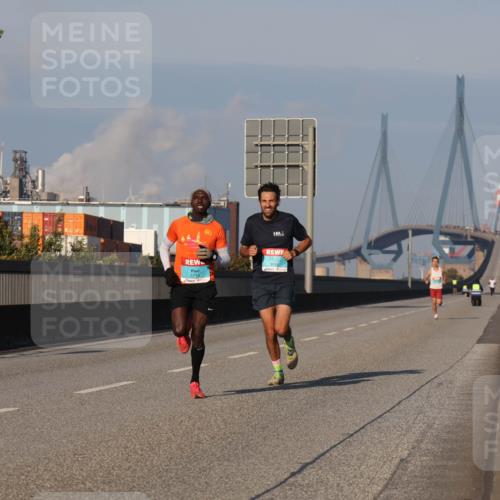 03.10.2025 - Köhlbrandbrückenlauf Luisa Fischer http://msf.ph/oto/8997688 03.10.2025 10:36:20 Position 3  meine-sportfotos.de