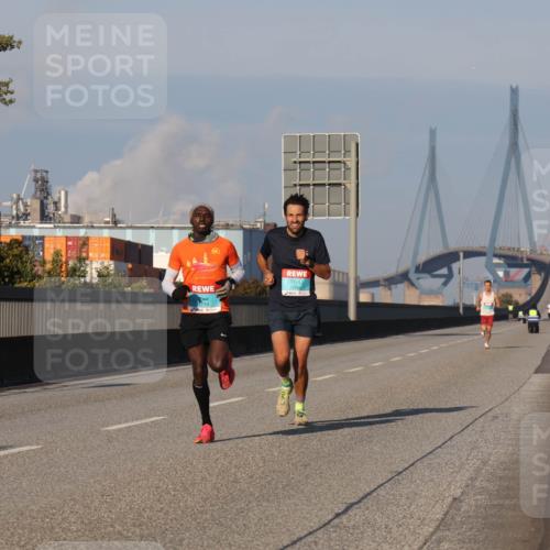 03.10.2025 - Köhlbrandbrückenlauf Luisa Fischer http://msf.ph/oto/8997690 03.10.2025 10:36:21 Position 3 3714 meine-sportfotos.de