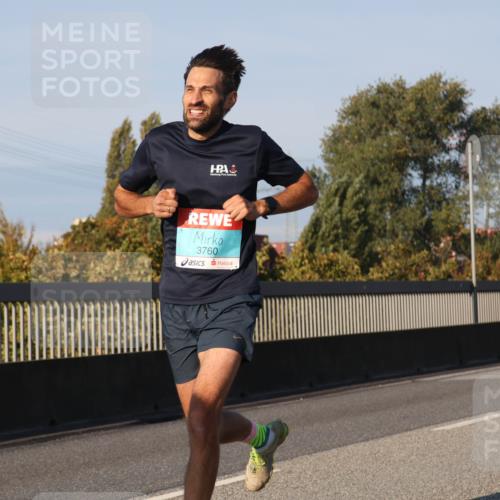 03.10.2025 - Köhlbrandbrückenlauf Luisa Fischer http://msf.ph/oto/8997718 03.10.2025 10:36:25 Position 3 3760 meine-sportfotos.de