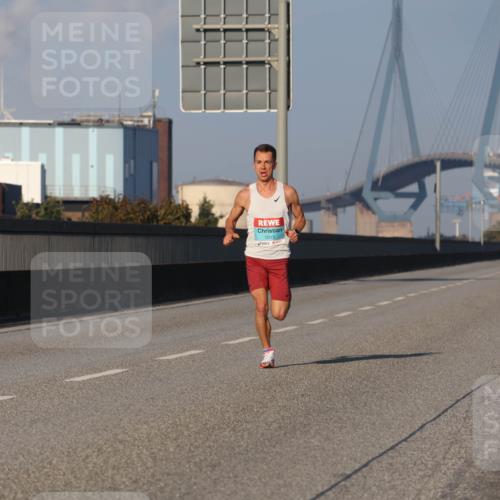 03.10.2025 - Köhlbrandbrückenlauf Luisa Fischer http://msf.ph/oto/8997722 03.10.2025 10:36:31 Position 3 1013 meine-sportfotos.de