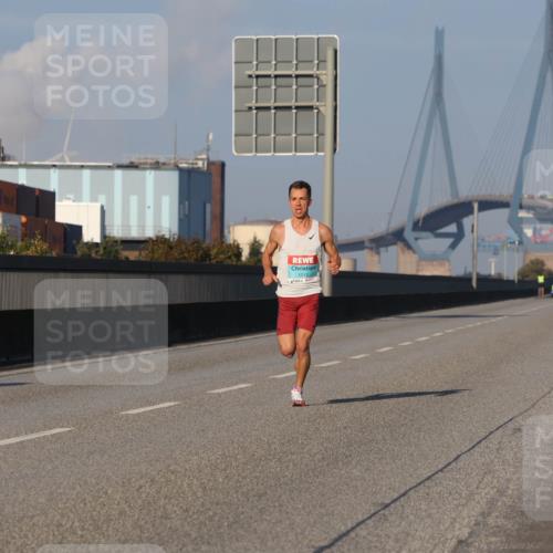 03.10.2025 - Köhlbrandbrückenlauf Luisa Fischer http://msf.ph/oto/8997725 03.10.2025 10:36:31 Position 3 1013 meine-sportfotos.de