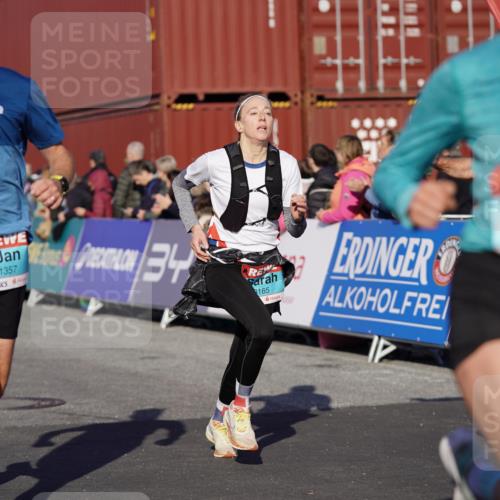 03.10.2025 - Köhlbrandbrückenlauf Michael Burmester http://msf.ph/oto/8997732 03.10.2025 10:02:05 Ziel 1205, 1280, 1292, 1357, 1380, 1504, 1966, 3118, 3139, 3165, 3444, 3495 meine-sportfotos.de