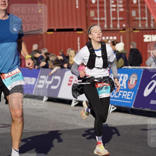 03.10.2025 - Köhlbrandbrückenlauf Michael Burmester http://msf.ph/oto/8997738 03.10.2025 10:02:05 Ziel 1205, 1280, 1292, 1357, 1380, 1504, 1966, 3118, 3139, 3165, 3444, 3495 meine-sportfotos.de