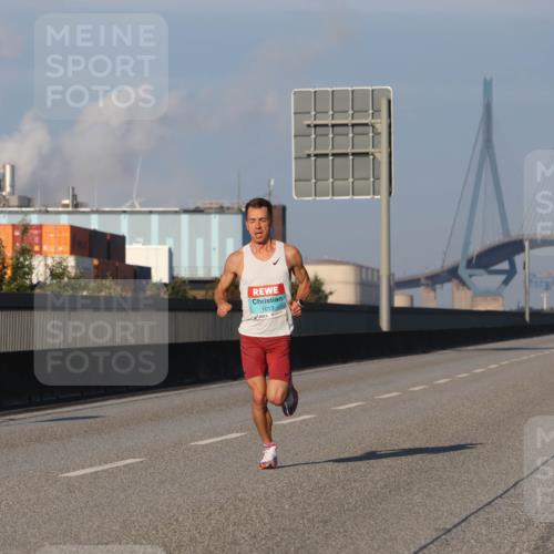 03.10.2025 - Köhlbrandbrückenlauf Luisa Fischer http://msf.ph/oto/8997739 03.10.2025 10:36:33 Position 3  meine-sportfotos.de