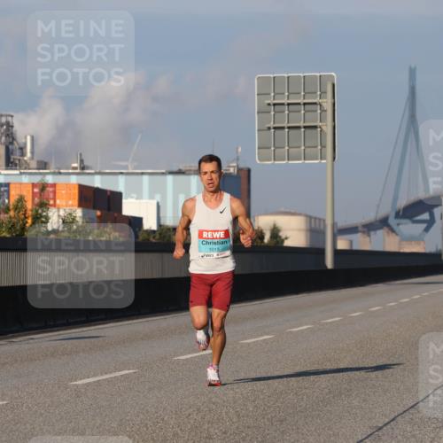 03.10.2025 - Köhlbrandbrückenlauf Luisa Fischer http://msf.ph/oto/8997741 03.10.2025 10:36:33 Position 3 210, 1013 meine-sportfotos.de
