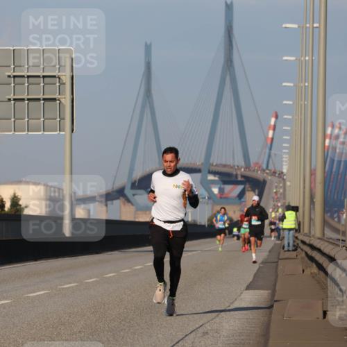 03.10.2025 - Köhlbrandbrückenlauf Luisa Fischer http://msf.ph/oto/8997769 03.10.2025 10:37:08 Position 3  meine-sportfotos.de