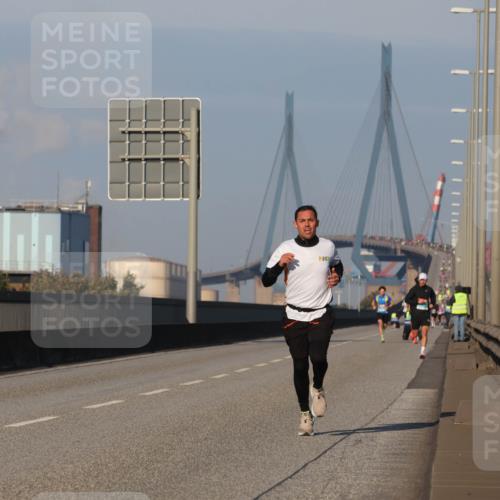 03.10.2025 - Köhlbrandbrückenlauf Luisa Fischer http://msf.ph/oto/8997775 03.10.2025 10:37:09 Position 3  meine-sportfotos.de
