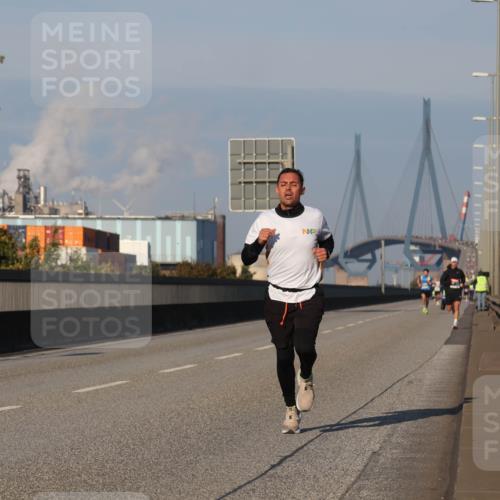 03.10.2025 - Köhlbrandbrückenlauf Luisa Fischer http://msf.ph/oto/8997790 03.10.2025 10:37:12 Position 3  meine-sportfotos.de