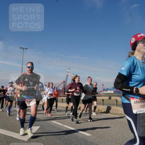 03.10.2025 - Köhlbrandbrückenlauf Matties Gatica Varas http://msf.ph/oto/8997795 03.10.2025 12:49:16 Position 2 4333 meine-sportfotos.de