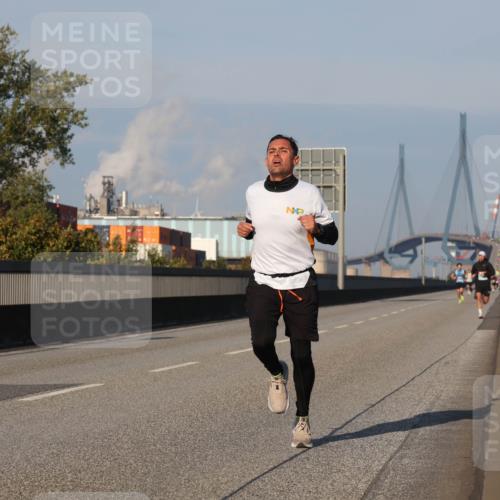 03.10.2025 - Köhlbrandbrückenlauf Luisa Fischer http://msf.ph/oto/8997800 03.10.2025 10:37:13 Position 3  meine-sportfotos.de