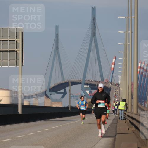 03.10.2025 - Köhlbrandbrückenlauf Luisa Fischer http://msf.ph/oto/8997803 03.10.2025 10:37:17 Position 3  meine-sportfotos.de