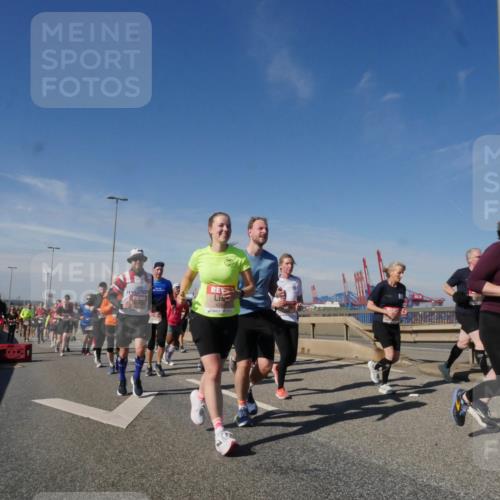 03.10.2025 - Köhlbrandbrückenlauf Matties Gatica Varas http://msf.ph/oto/8997810 03.10.2025 12:49:18 Position 2 4264 meine-sportfotos.de