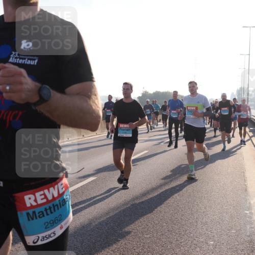 03.10.2025 - Köhlbrandbrückenlauf Fabian Wolf http://msf.ph/oto/8997817 03.10.2025 09:15:19 Position 3 10, 23, 1146, 2962 meine-sportfotos.de