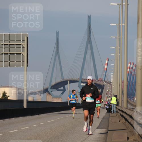 03.10.2025 - Köhlbrandbrückenlauf Luisa Fischer http://msf.ph/oto/8997828 03.10.2025 10:37:19 Position 3 77777 meine-sportfotos.de