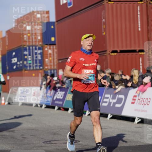 03.10.2025 - Köhlbrandbrückenlauf Michael Burmester http://msf.ph/oto/8997831 03.10.2025 10:02:12 Ziel 1219, 1292, 1493, 1966, 2849, 3165, 3806 meine-sportfotos.de