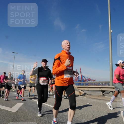 03.10.2025 - Köhlbrandbrückenlauf Matties Gatica Varas http://msf.ph/oto/8997838 03.10.2025 12:49:21 Position 2 4796 meine-sportfotos.de