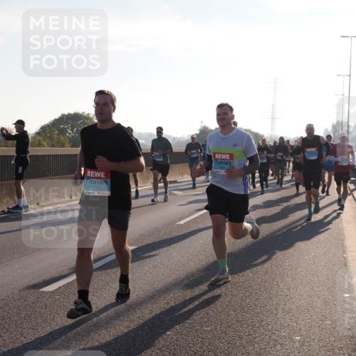 03.10.2025 - Köhlbrandbrückenlauf Fabian Wolf http://msf.ph/oto/8997840 03.10.2025 09:15:20 Position 3 84, 1146, 1226 meine-sportfotos.de