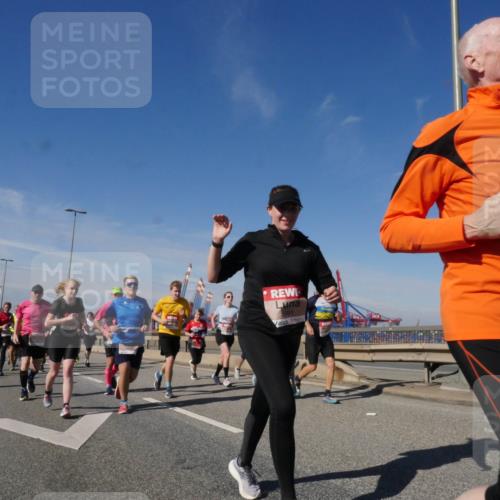 03.10.2025 - Köhlbrandbrückenlauf Matties Gatica Varas http://msf.ph/oto/8997842 03.10.2025 12:49:22 Position 2 2, 5691, 4 meine-sportfotos.de