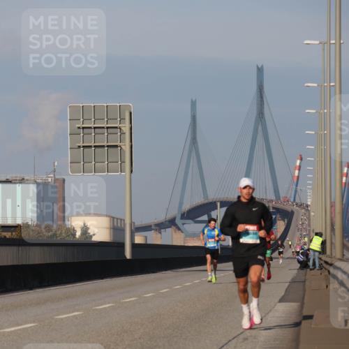 03.10.2025 - Köhlbrandbrückenlauf Luisa Fischer http://msf.ph/oto/8997848 03.10.2025 10:37:21 Position 3  meine-sportfotos.de
