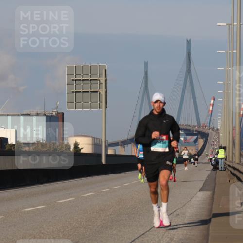 03.10.2025 - Köhlbrandbrückenlauf Luisa Fischer http://msf.ph/oto/8997866 03.10.2025 10:37:23 Position 3 249 meine-sportfotos.de