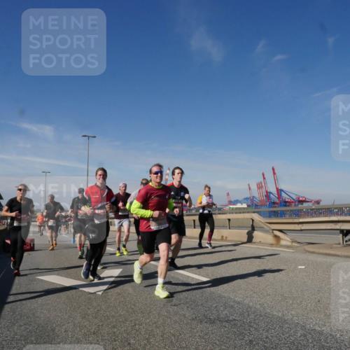 03.10.2025 - Köhlbrandbrückenlauf Matties Gatica Varas http://msf.ph/oto/8997869 03.10.2025 12:49:25 Position 2 118 meine-sportfotos.de
