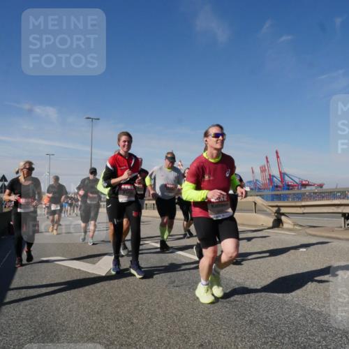 03.10.2025 - Köhlbrandbrückenlauf Matties Gatica Varas http://msf.ph/oto/8997872 03.10.2025 12:49:25 Position 2 318 meine-sportfotos.de