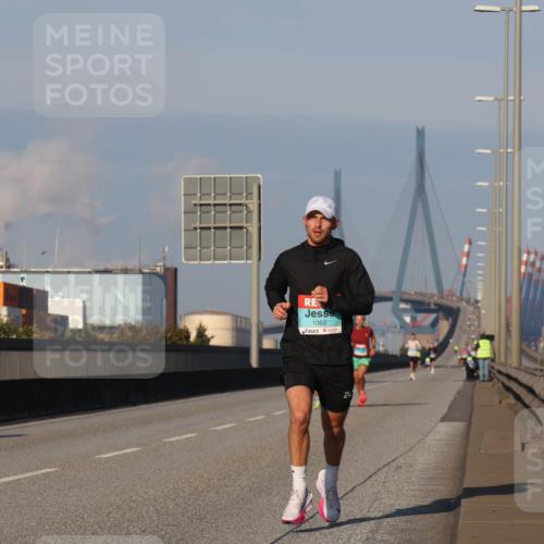03.10.2025 - Köhlbrandbrückenlauf Luisa Fischer http://msf.ph/oto/8997877 03.10.2025 10:37:24 Position 3 1062 meine-sportfotos.de