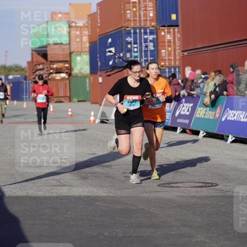 03.10.2025 - Köhlbrandbrückenlauf Michael Burmester http://msf.ph/oto/8997893 03.10.2025 10:02:17 Ziel 1219, 1493, 1776, 2849, 3224, 3316, 3806 meine-sportfotos.de