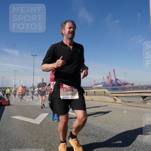 03.10.2025 - Köhlbrandbrückenlauf Matties Gatica Varas http://msf.ph/oto/8997902 03.10.2025 12:49:29 Position 2 6340 meine-sportfotos.de