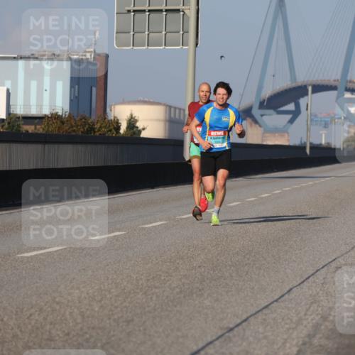 03.10.2025 - Köhlbrandbrückenlauf Luisa Fischer http://msf.ph/oto/8997906 03.10.2025 10:37:27 Position 3  meine-sportfotos.de