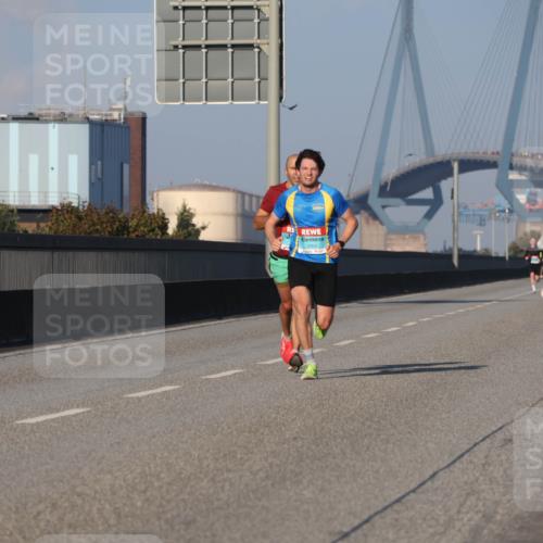 03.10.2025 - Köhlbrandbrückenlauf Luisa Fischer http://msf.ph/oto/8997911 03.10.2025 10:37:28 Position 3 3304 meine-sportfotos.de