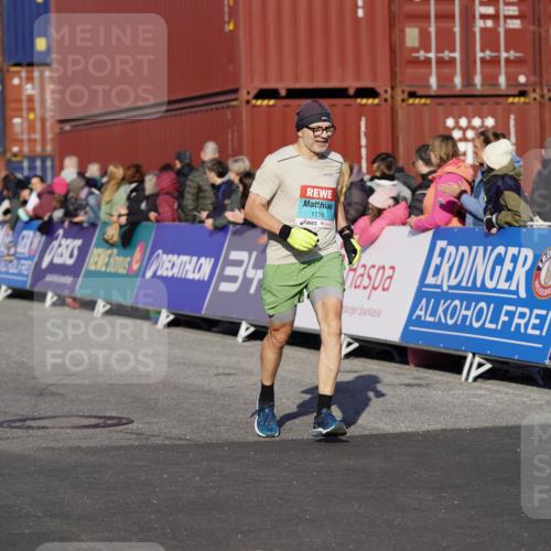 03.10.2025 - Köhlbrandbrückenlauf Michael Burmester http://msf.ph/oto/8997925 03.10.2025 10:02:19 Ziel 1144, 1776, 2849, 3224, 3316, 3806 meine-sportfotos.de