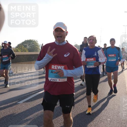 03.10.2025 - Köhlbrandbrückenlauf Fabian Wolf http://msf.ph/oto/8997927 03.10.2025 09:15:24 Position 3 1033, 1025, 3317 meine-sportfotos.de