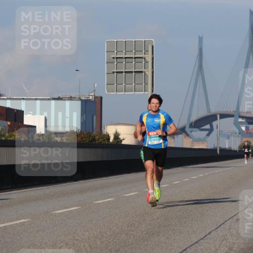 03.10.2025 - Köhlbrandbrückenlauf Luisa Fischer http://msf.ph/oto/8997928 03.10.2025 10:37:30 Position 3 3304 meine-sportfotos.de