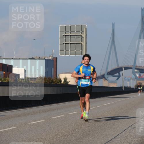 03.10.2025 - Köhlbrandbrückenlauf Luisa Fischer http://msf.ph/oto/8997930 03.10.2025 10:37:30 Position 3 3304 meine-sportfotos.de