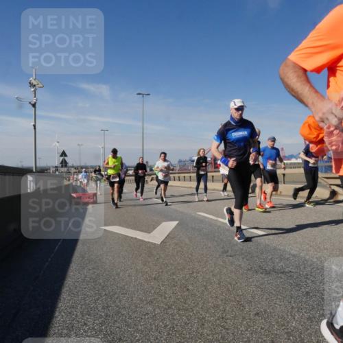 03.10.2025 - Köhlbrandbrückenlauf Matties Gatica Varas http://msf.ph/oto/8997950 03.10.2025 12:49:35 Position 2  meine-sportfotos.de