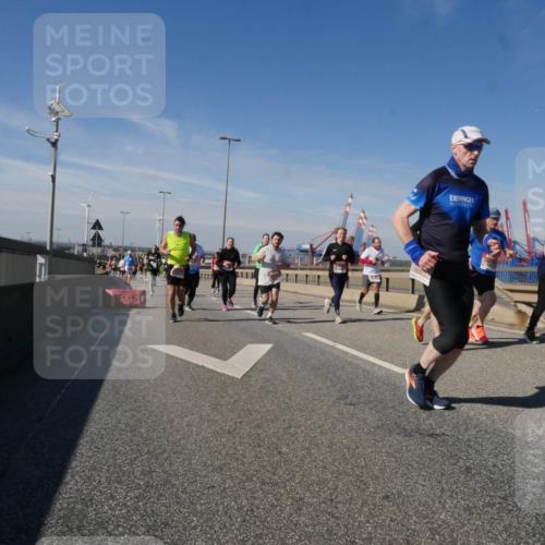 03.10.2025 - Köhlbrandbrückenlauf Matties Gatica Varas http://msf.ph/oto/8997953 03.10.2025 12:49:35 Position 2 1111 meine-sportfotos.de