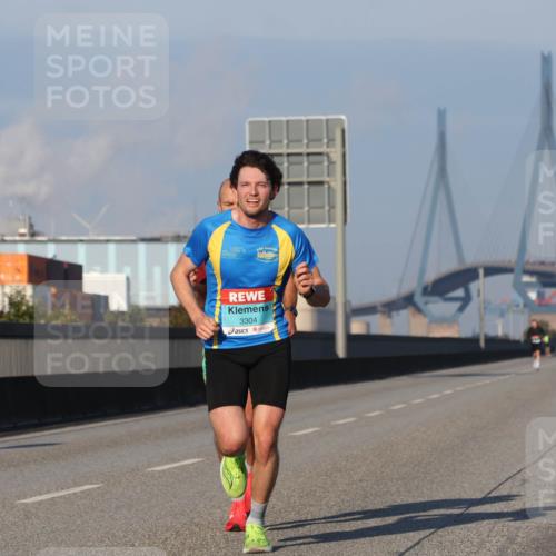 03.10.2025 - Köhlbrandbrückenlauf Luisa Fischer http://msf.ph/oto/8997961 03.10.2025 10:37:33 Position 3 3304 meine-sportfotos.de