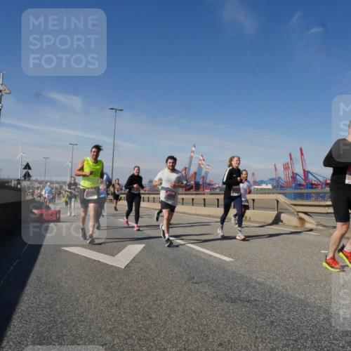 03.10.2025 - Köhlbrandbrückenlauf Matties Gatica Varas http://msf.ph/oto/8997962 03.10.2025 12:49:36 Position 2  meine-sportfotos.de