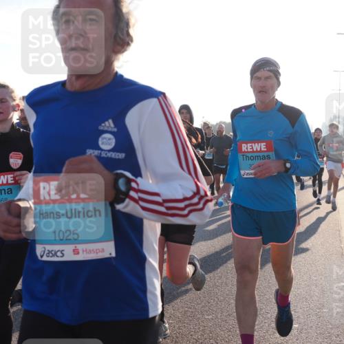 03.10.2025 - Köhlbrandbrückenlauf Fabian Wolf http://msf.ph/oto/8997965 03.10.2025 09:15:25 Position 3 2000, 32, 3568, 1025 meine-sportfotos.de
