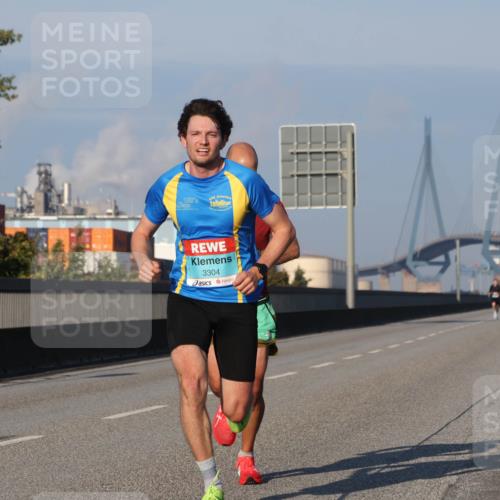 03.10.2025 - Köhlbrandbrückenlauf Luisa Fischer http://msf.ph/oto/8997969 03.10.2025 10:37:34 Position 3 3304 meine-sportfotos.de