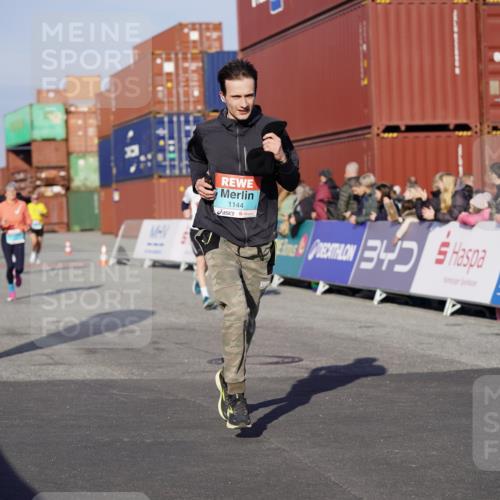 03.10.2025 - Köhlbrandbrückenlauf Michael Burmester http://msf.ph/oto/8997971 03.10.2025 10:02:24 Ziel 1130, 1144, 1595, 1776, 2849, 3111, 3224, 3316 meine-sportfotos.de