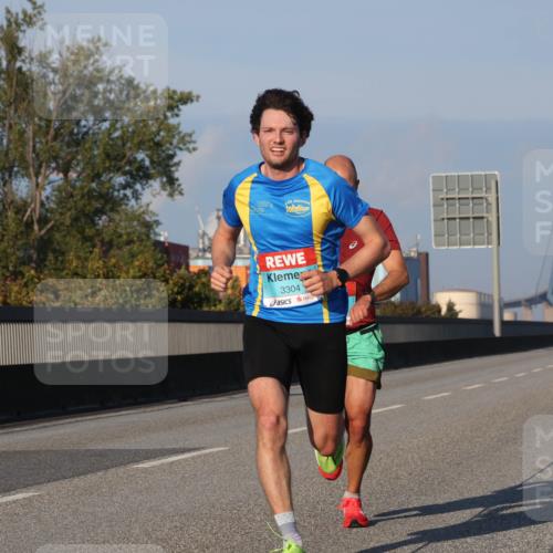 03.10.2025 - Köhlbrandbrückenlauf Luisa Fischer http://msf.ph/oto/8997975 03.10.2025 10:37:35 Position 3 3304 meine-sportfotos.de