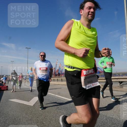 03.10.2025 - Köhlbrandbrückenlauf Matties Gatica Varas http://msf.ph/oto/8997987 03.10.2025 12:49:38 Position 2 6084, 6445, 5782 meine-sportfotos.de