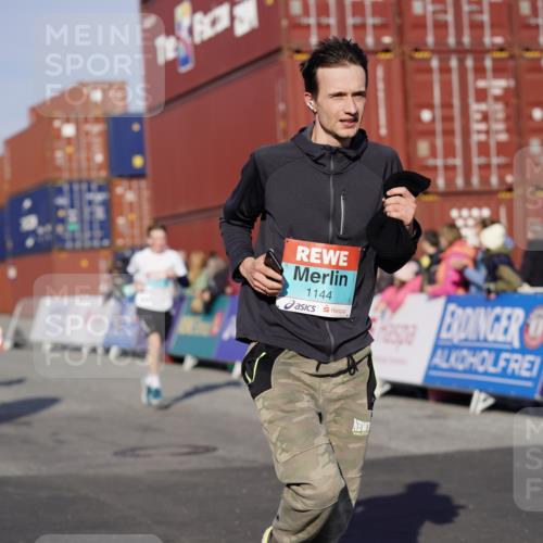 03.10.2025 - Köhlbrandbrückenlauf Michael Burmester http://msf.ph/oto/8997988 03.10.2025 10:02:24 Ziel 1130, 1144, 1595, 1776, 2849, 3111, 3224, 3316 meine-sportfotos.de