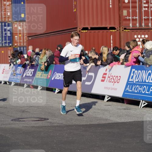 03.10.2025 - Köhlbrandbrückenlauf Michael Burmester http://msf.ph/oto/8997996 03.10.2025 10:02:25 Ziel 1130, 1144, 1595, 1776, 3111, 3224, 3316 meine-sportfotos.de