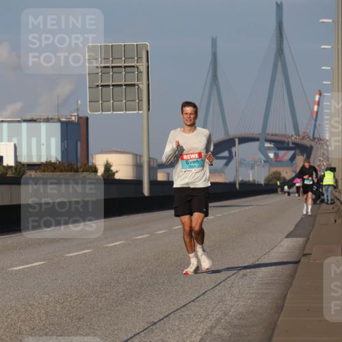 03.10.2025 - Köhlbrandbrückenlauf Luisa Fischer http://msf.ph/oto/8997998 03.10.2025 10:37:48 Position 3  meine-sportfotos.de